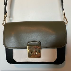 EUC Michael Kors Tri-Tone Bag with Gold Hardware